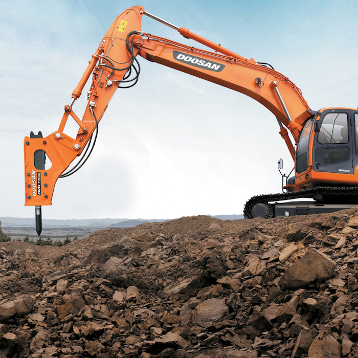 Аренда гусеничного экскаватора c гидромолотом Doosan 225 nlc-v