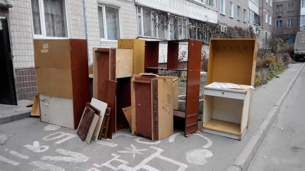 Вывоз старой мебели и хлама